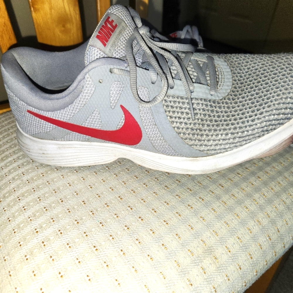 mens nike revolution 4
